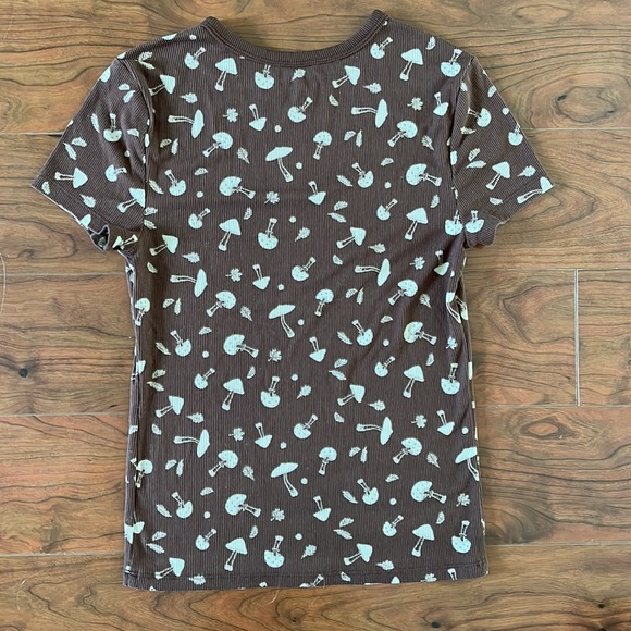 No Boundaries Brown and Cream Mushroom Ribbed Short Sleeve Tee Shirt - Picture 6 of 6
